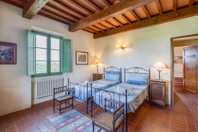 Room 4, Villa Salivolpe Amazing Chianti View 6, Florence