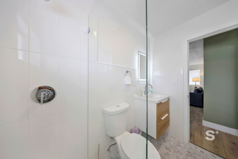 Bathroom 5, Stylish 1-BD Apt - Gym and Free Parking, Miami-Dade
