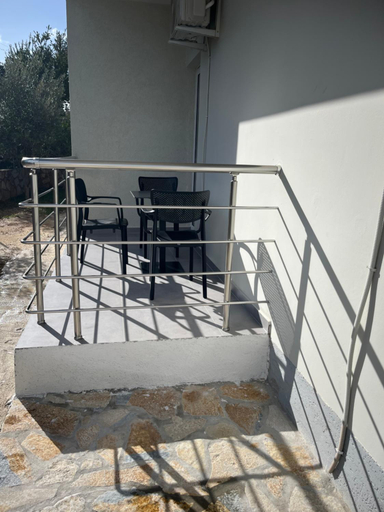 Others 5, Vila Anja, Sarandës