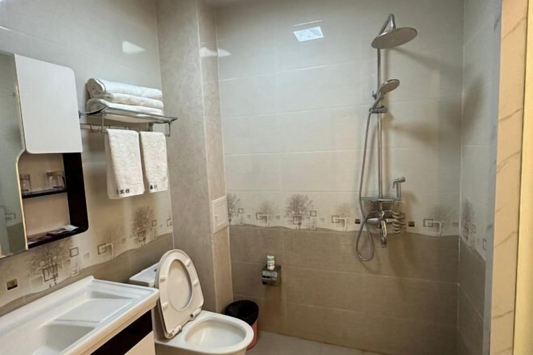 Bathroom 5, Weishan Gulan Impression Hotel, Dali Bai