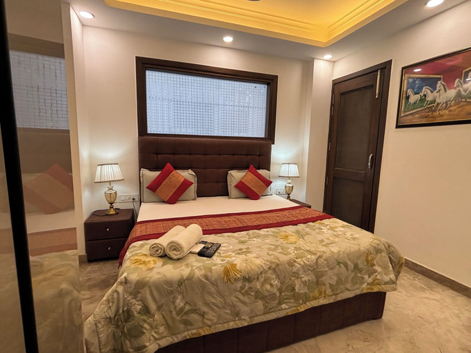 Room 3, Fortune Home Service Apartment 3Bhk J150, Delhi