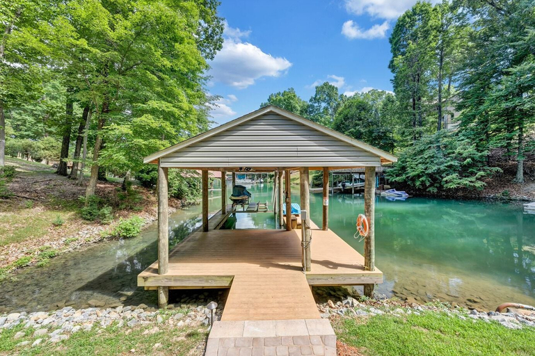 Terrace/patio 4, Lake Pleasant - Lakefront, Private Dock, Game Room, Bedford
