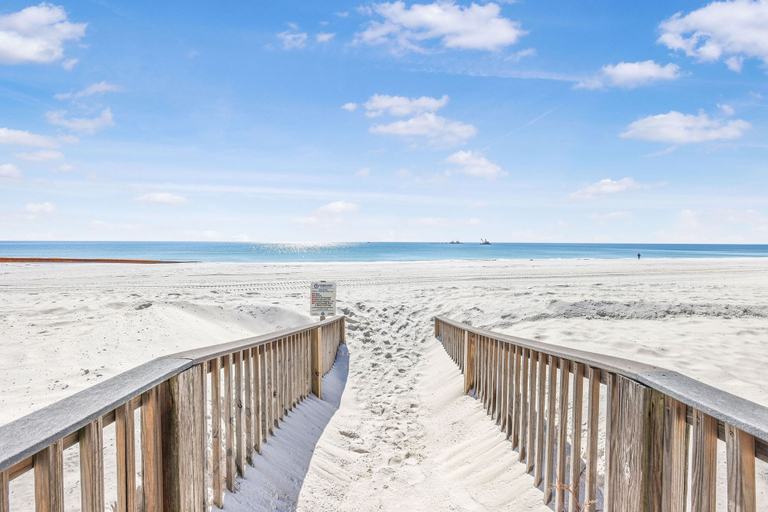 Room 2, Dolphin Harbor 1B Bay Beach Access Sleeps 10 Three Bedrooms 3 Baths, Escambia