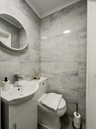 Bathroom 2, Camden Rooms, London