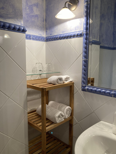 Bathroom 3, Posada Las Torres, Cantabria
