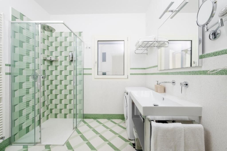 Bathroom 3, Perle Marine Suite Apartments, Lecce