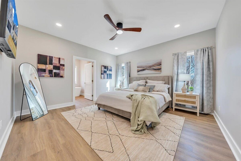 Room 3, Lake Twin Cove - New!, Bedford