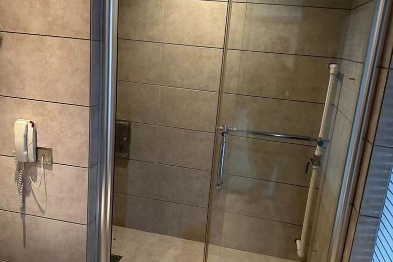 Bathroom 3, Wolff Hotel, Mudanjiang