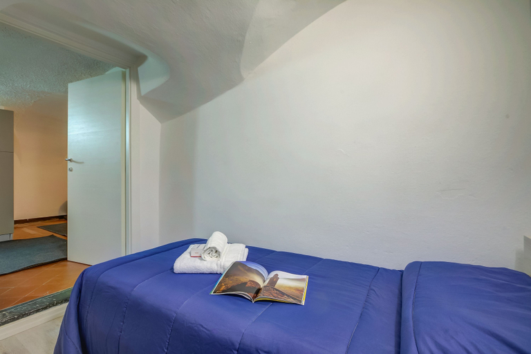 Room 5, Casa Vacanze Maimone 3, Imperia