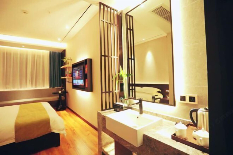 Bathroom 3, Laimei Hotel, Enshi Tujia and Miao
