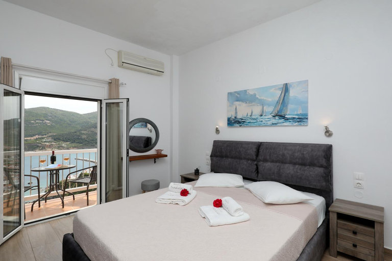 Bedroom 3, tsoukalaria studios, Thessaly