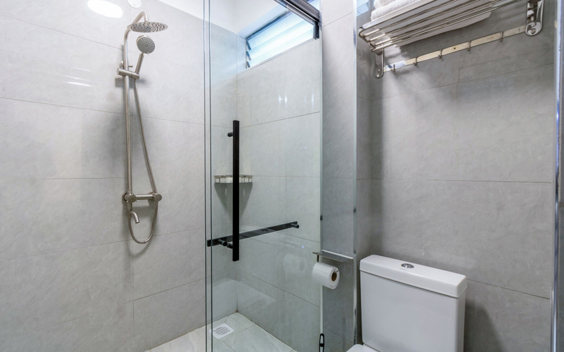 Bathroom 2, Shangrila Residency, Westlands