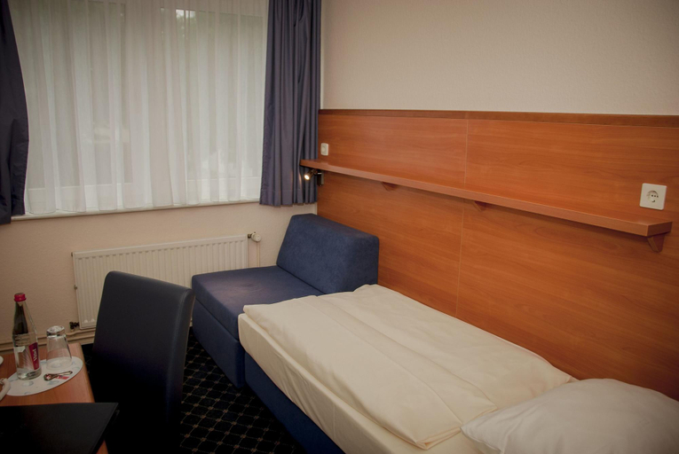 Bedroom 3, Elbbrucken Hotel, Hamburg
