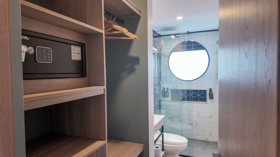 Bathroom 5, Hotel Living 35 Suites by Growing Group, Medellín