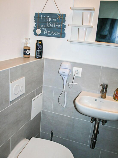 Bathroom 5, Hotel am Seehafen, Hamburg