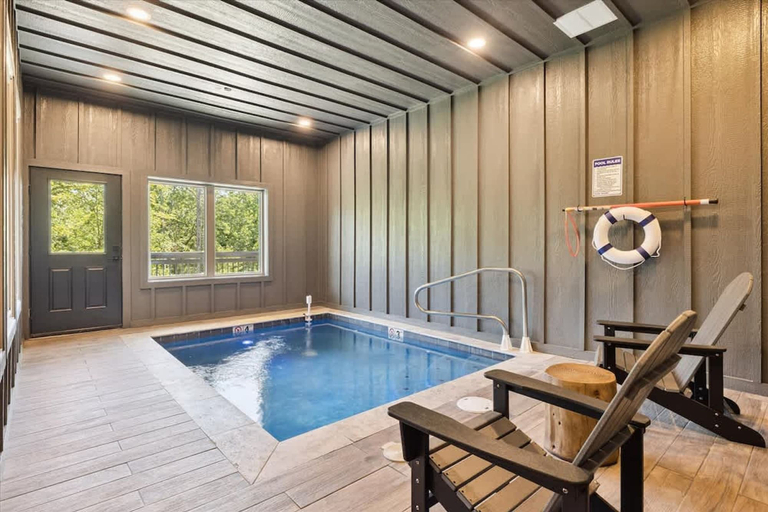 Room 3, Peak Overlook by Beyond Expectations Mountain Retreat With Hot Tub, Sevier