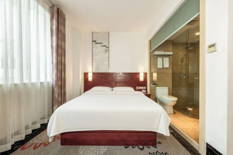 Bedroom 2, Yijia Baiyun Hotel, Liuzhou