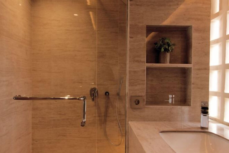 Bathroom 5, Umahan Sanur, Denpasar