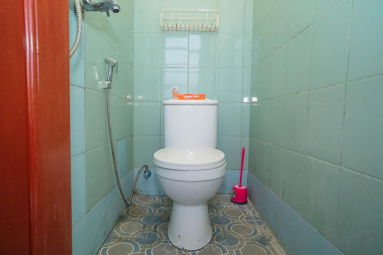 Bathroom 5, KoolKost @ Taman Duta Depok, Depok
