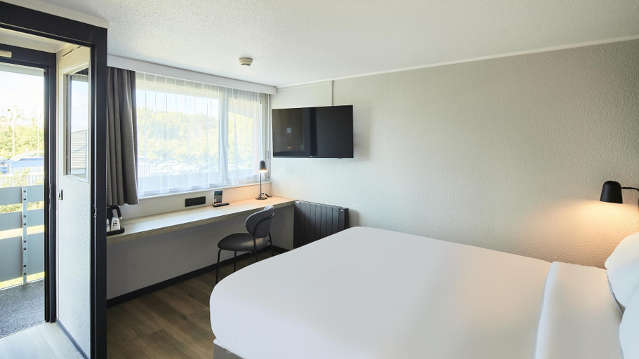 Bedroom 4, Campanile NATURE - Le Havre Nord Montivilliers, Seine-Maritime