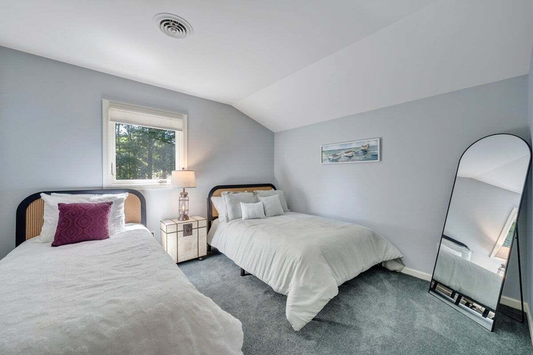 Room 3, Private Lakefront Oasis - 5 Bedroom, Private Dock, & Firepit, Bedford