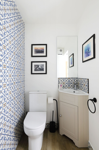 Bathroom 4, Brighton Courtyard boutique, Brighton and Hove