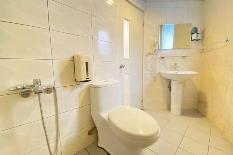 Bathroom 4, Sharon Inn, Taichung