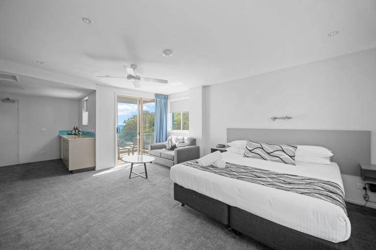 Bedroom 2, The Dorsal Boutique Hotel, Great Lakes