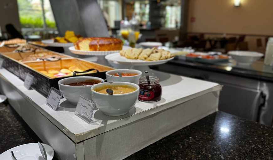 Breakfast meal, HOTEL PERDIZES - Flat Executivo - 1403, São Paulo