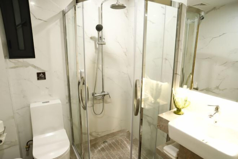 Bathroom 3, Cui Zhu Hotel, Shenzhen