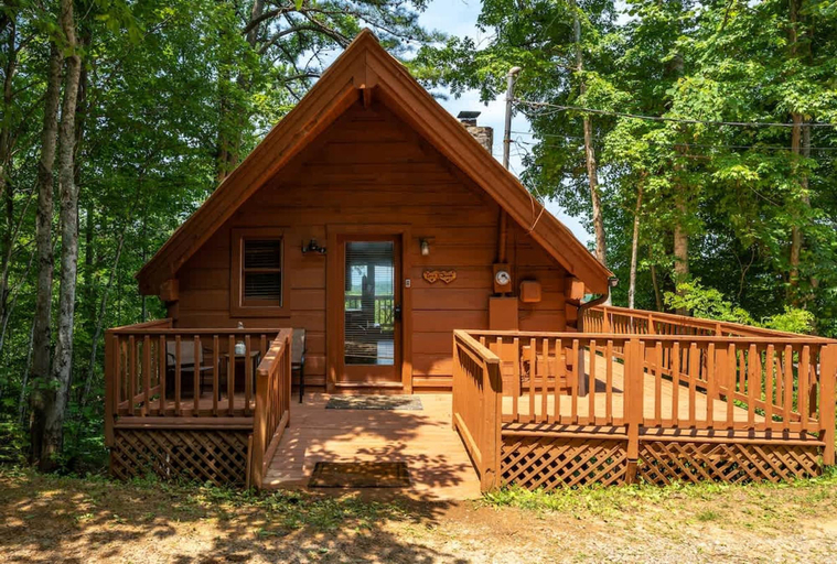 Room 5, Cute Studio Cabin Views Private Hot Tub Relax, Sevier