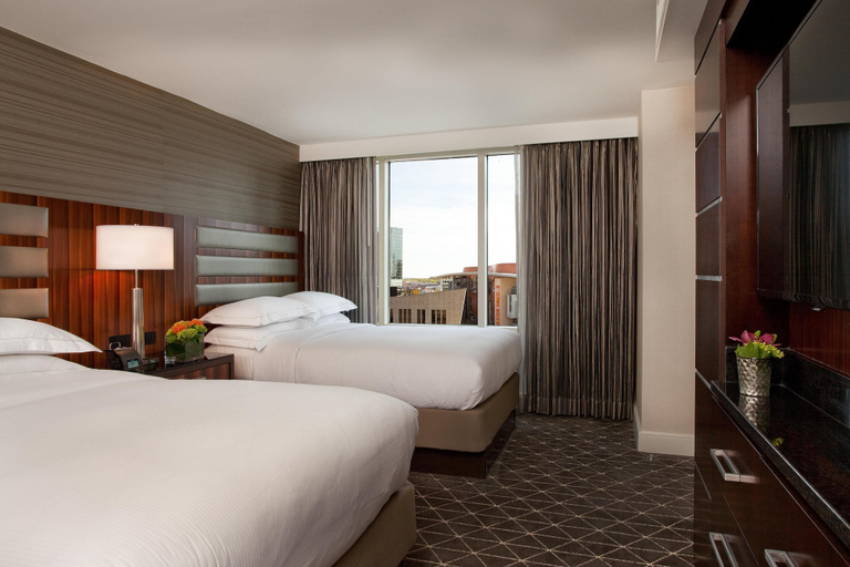 Bedroom 2, Hilton Nashville Downtown, Davidson