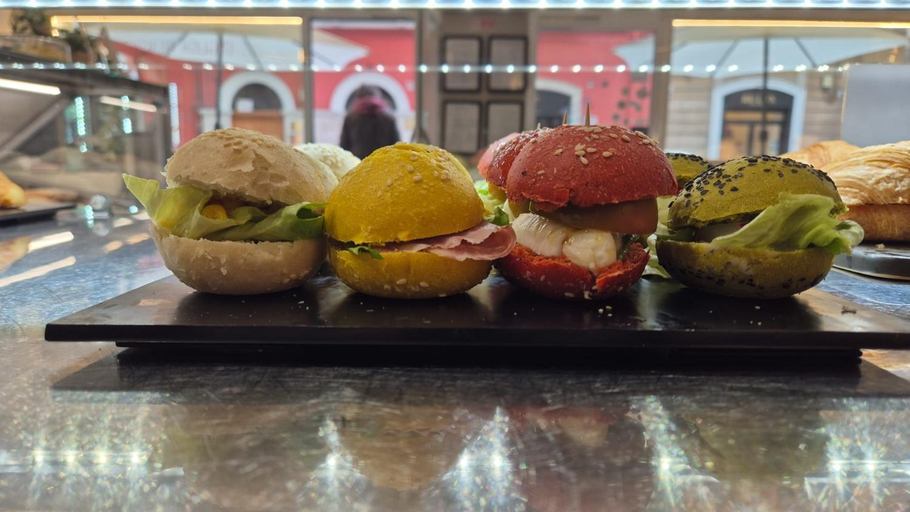 Food & Drinks 5, Principe Amedeo 93, Bari