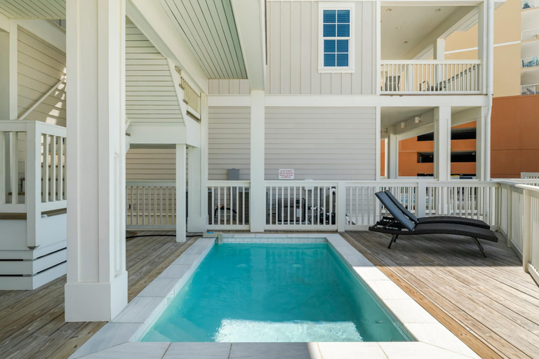 Sport & Beauty 5, Beach House - Shellebration by PHG, Bay