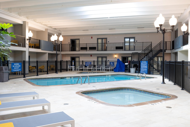Sport & Beauty 3, DoubleTree by Hilton Austin, MN, Mower