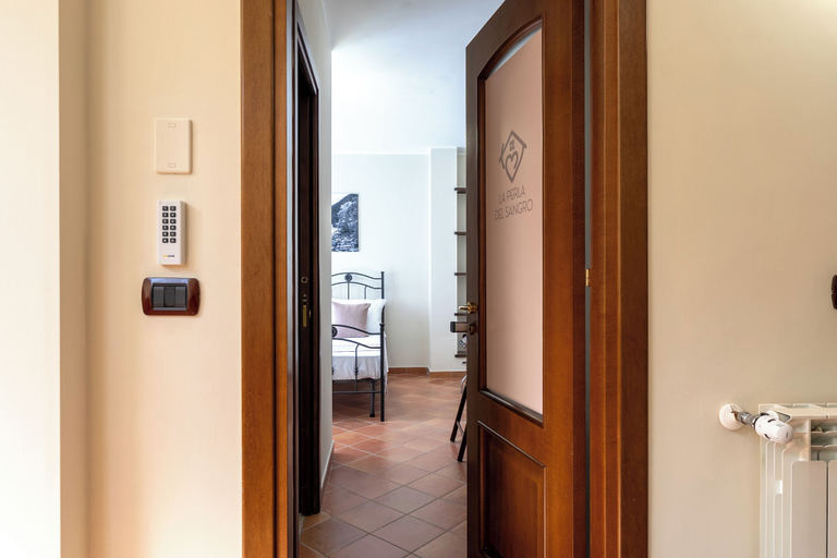 Interior 5, La Perla del Sangro, L'Aquila