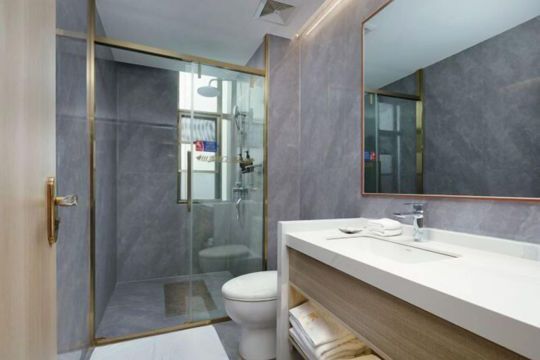 Bathroom 3, Huakang International Hotel, Qianjiang