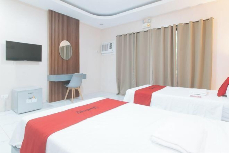Bedroom 3, RedDoorz @ Happy Stay Apartelle, Dauis
