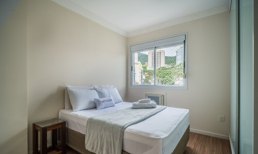 Room 2, Sophisticated Apartments Just Minutes From Lagoa da Conceicao and Praia Mole Elts, Florianopolis