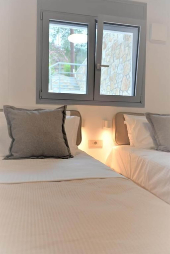Bedroom 2, Anavalos, Peloponnese
