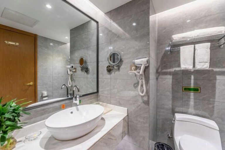 Bathroom 4, Vienna International Hotel (Loudi Stadium), Loudi