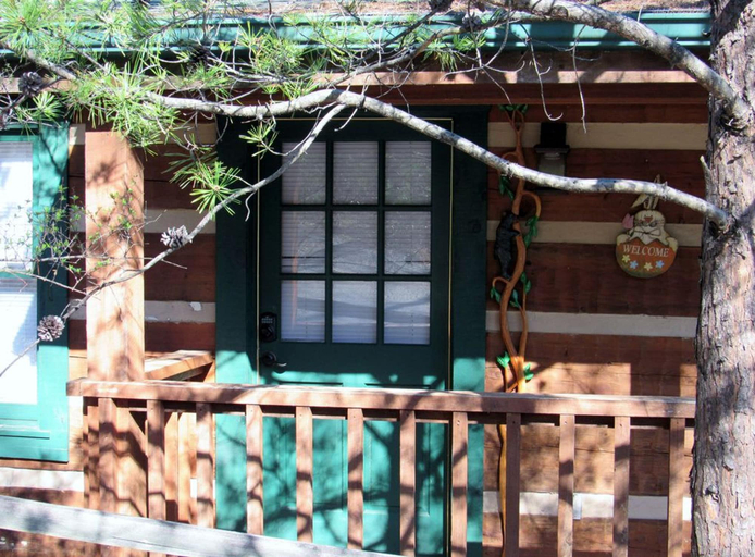 Room 3, View Cozy Private Fireplace Hot Tub, Sevier