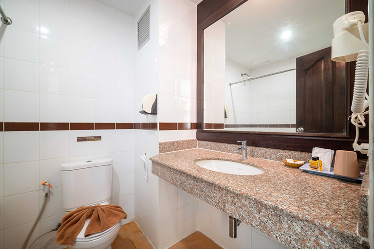 Bathroom 3, Sunday JA Plus Hotel, Pattaya