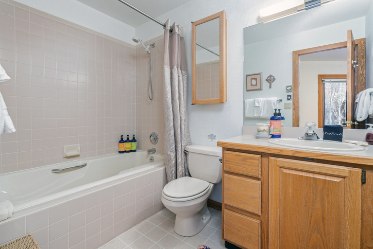Bathroom 4, Riverside Condos D02 2 Bedroom Condo, San Miguel