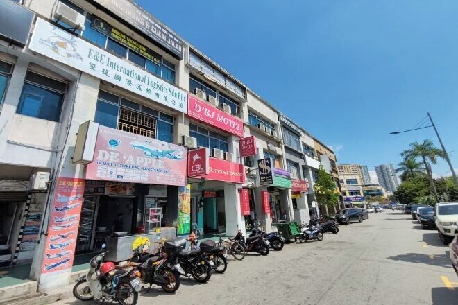 Others 5, D' BJ Motel, Penang Island