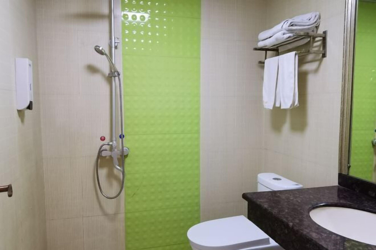 Bathroom 3, Junjia Hotel (Ji'an Pedestrian Street), Ji'an