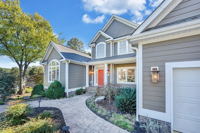 Exterior 4, Lake Paradiso - Lakefront Home With Private Dock, Bedford