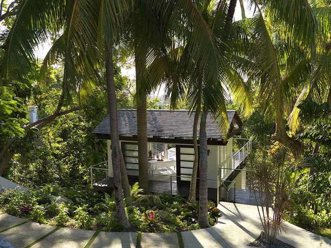 Room 3, Nature-inspired 4BR Modern Villa Pool Resort Access