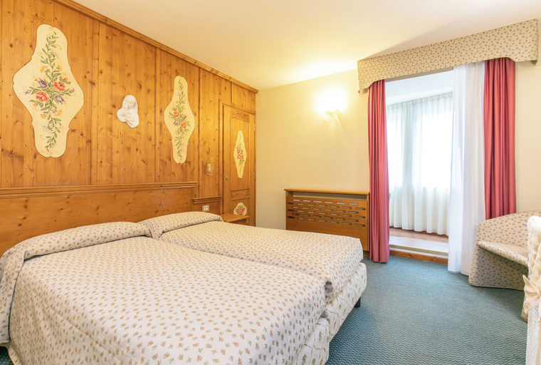 Bedroom 3, Grand Hotel des Alpes, Trento