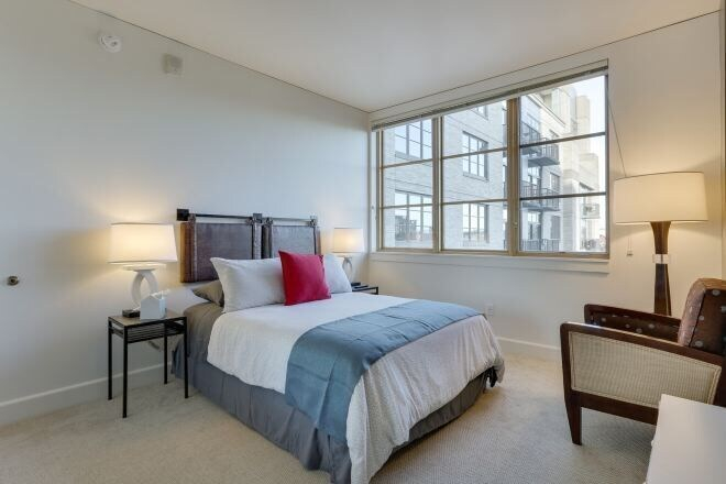 Primary image, Bright Recently Upgraded Apt – Downtown Location, Multnomah